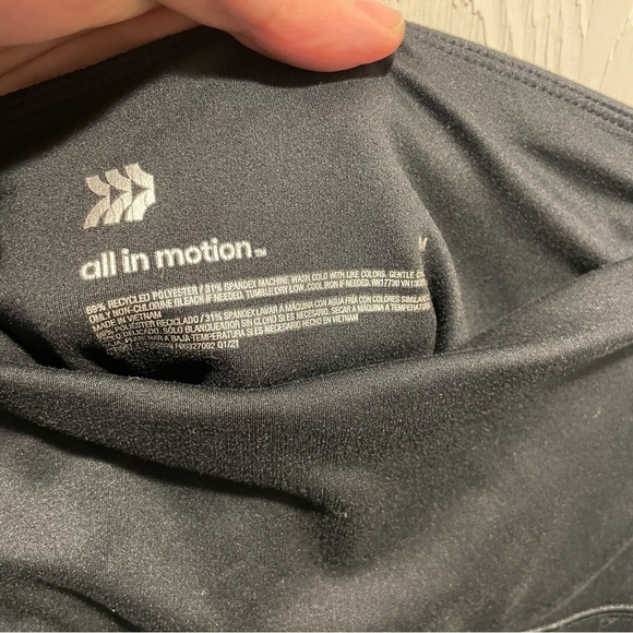 All In Motion Two Pocket Leggings / Yoga Pants - Picture 2 of 5